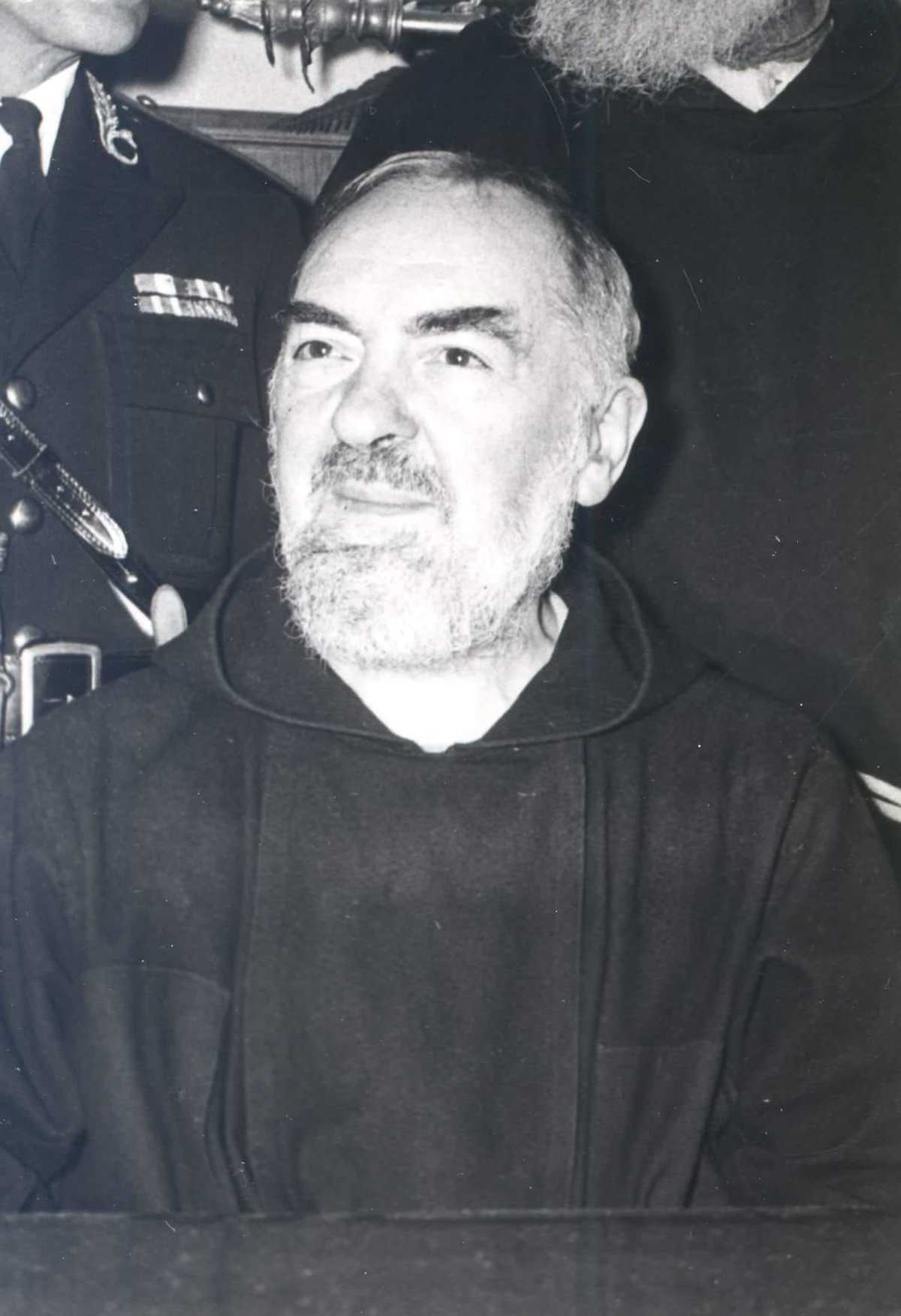 Padre Pio immagini da condividere gratis 5231