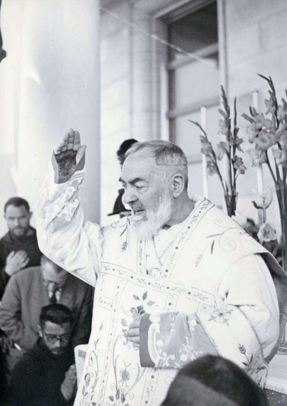 Padre Pio immagini da mandare su facebook 7568