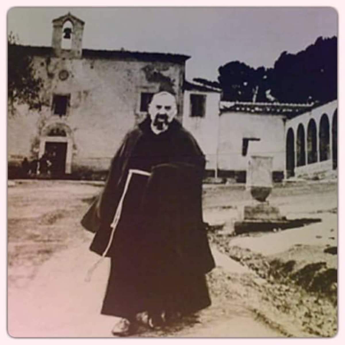 Padre pio immagini inedite 2