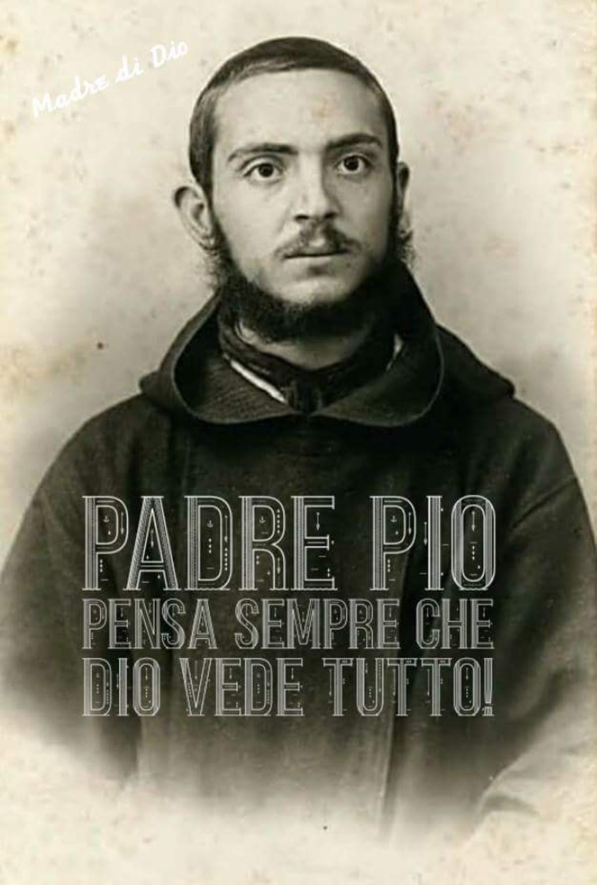 San Pio da Pietrelcina immagini bianco e nero 6